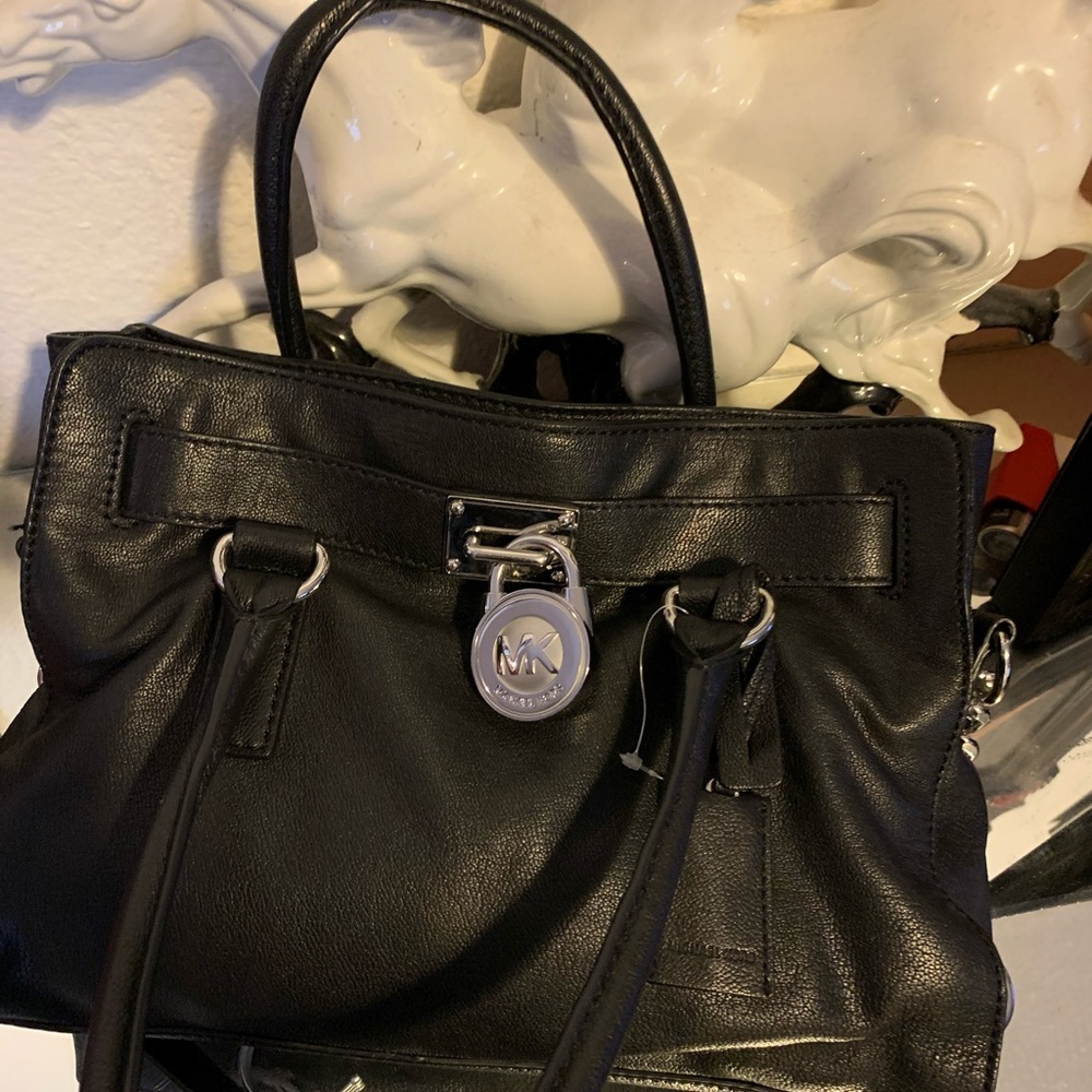 Brand New Micheal Kors Handbag. - Picture 5 of 8